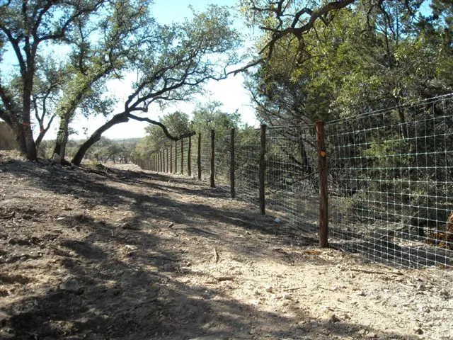 field fence.JPG_1678310041